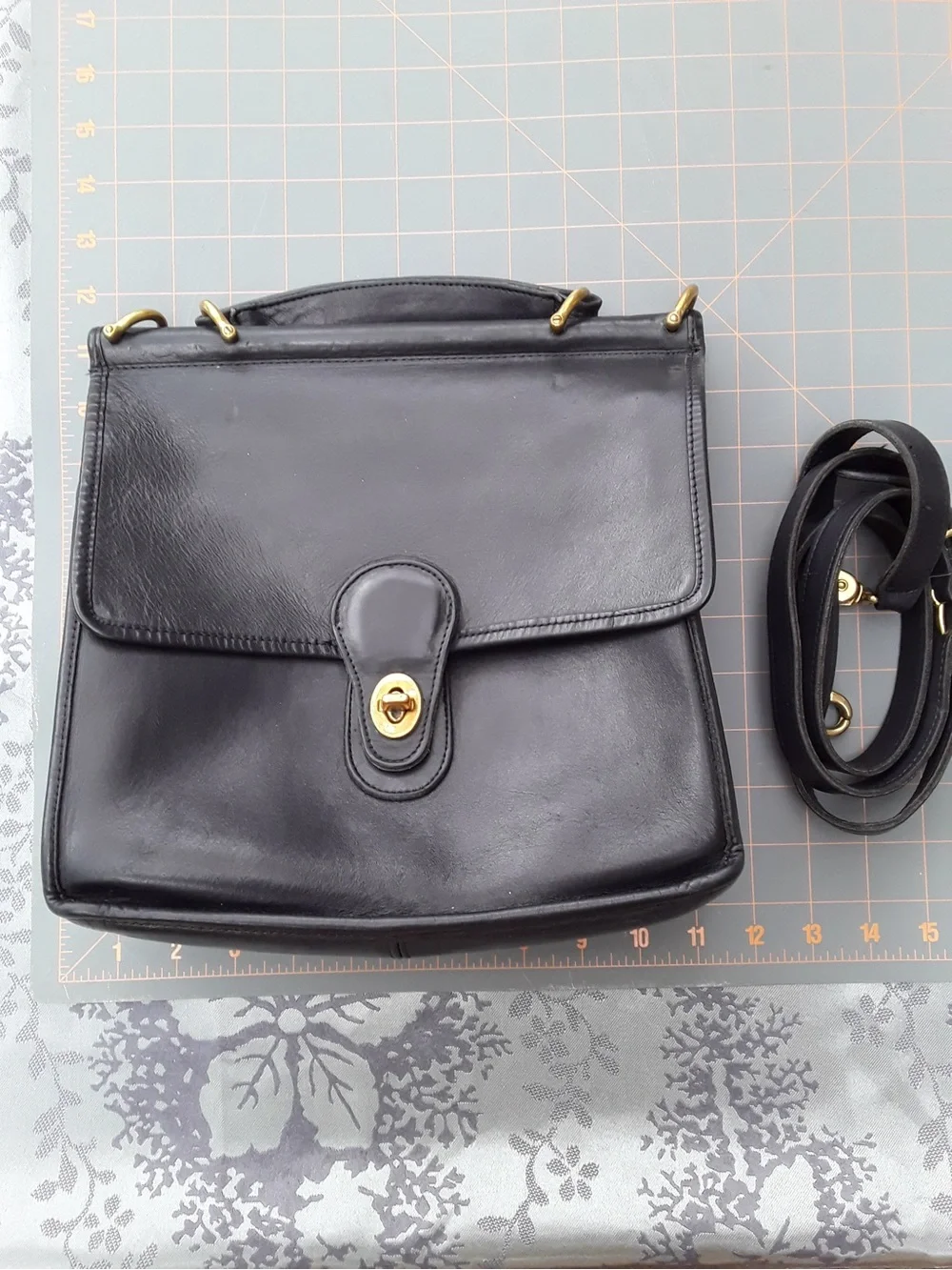 90’s Coach Black Leather Top-Handle Willis Satchel Brass Hardware 9927 Crossbody